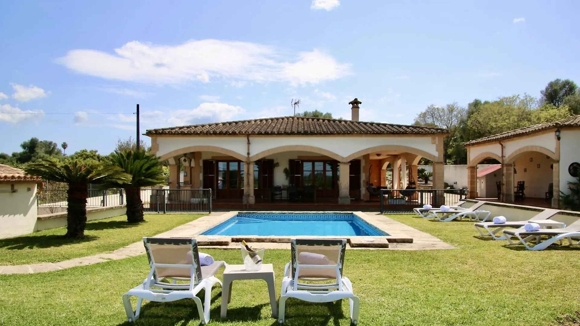 Ses Covetes Hidromasaje Piscina Y Barbacoa Villa Petra  Spain